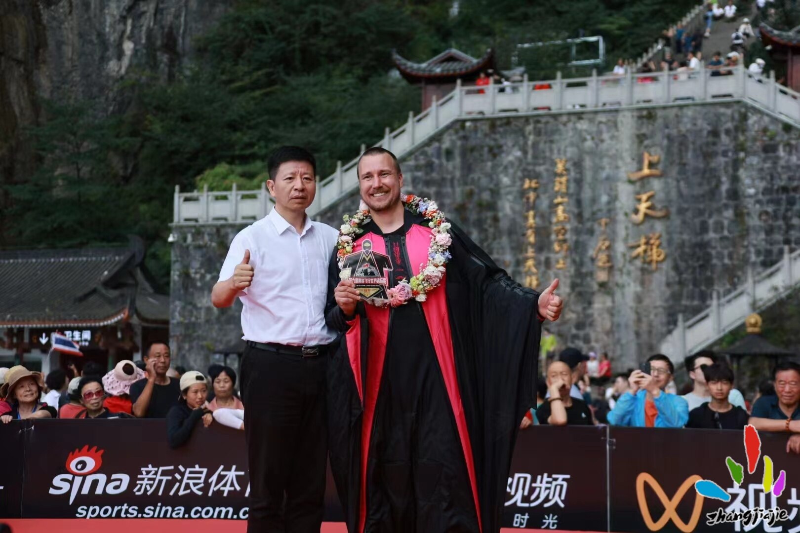 市委副書記、市長(zhǎng)王洪斌為冠軍頒獎(jiǎng)。韓遠(yuǎn)謀 攝